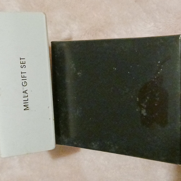 Avon Milla Gift Set. NWOT. - Picture 3 of 6